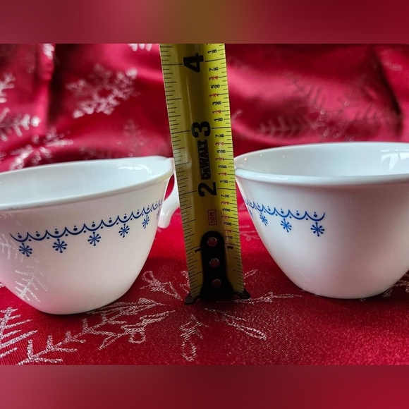 1970-1976 Corelle Blue Snowflake cream & sugar SET! - Picture 5 of 5